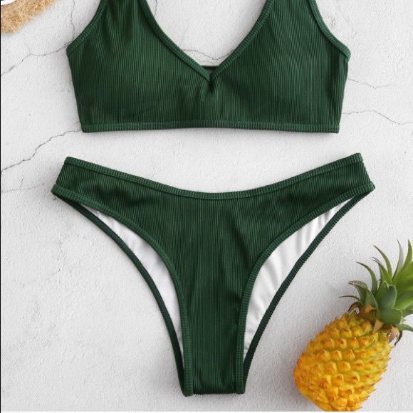 South Hampton Woman’s Sea Green Bathing Suit - Picture 4 of 5